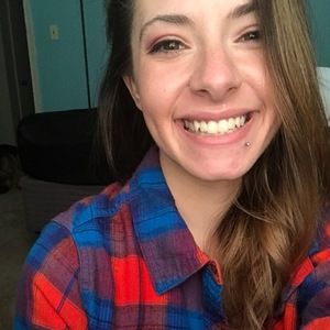 Meet your Posher, Alyssa